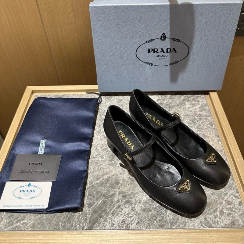 Prada Low Shoes Bright 34826