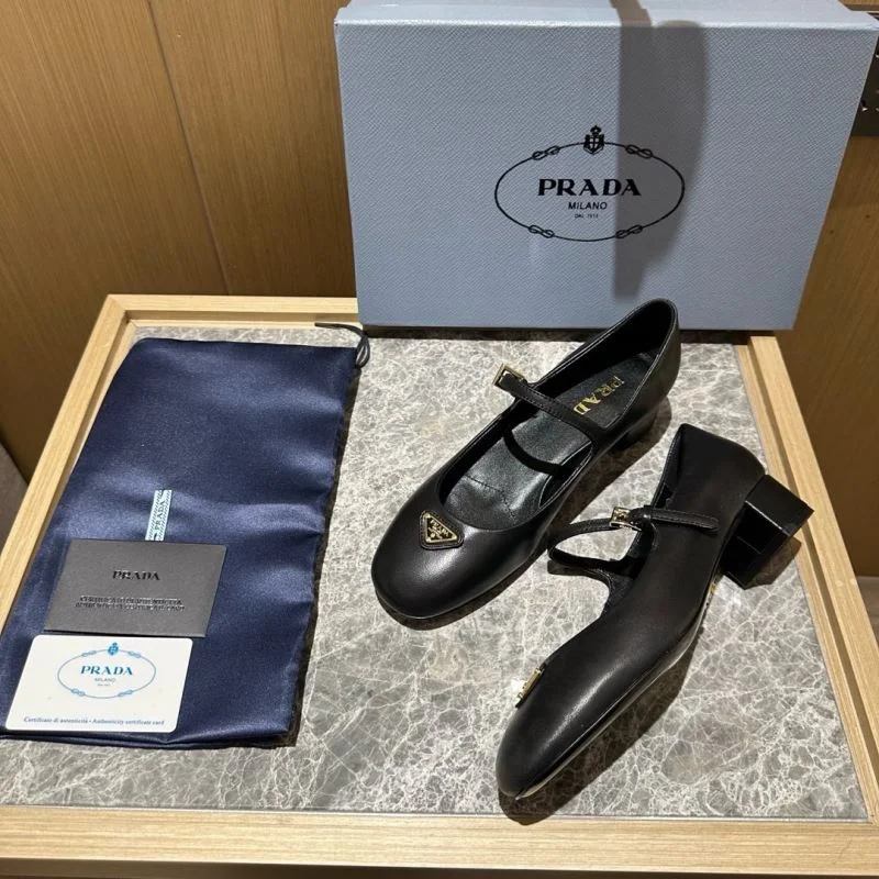 Prada Low Shoes Bright 34826