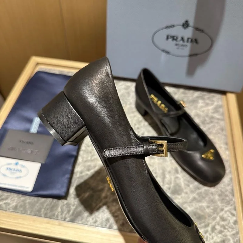 Prada Low Shoes Bright 34826