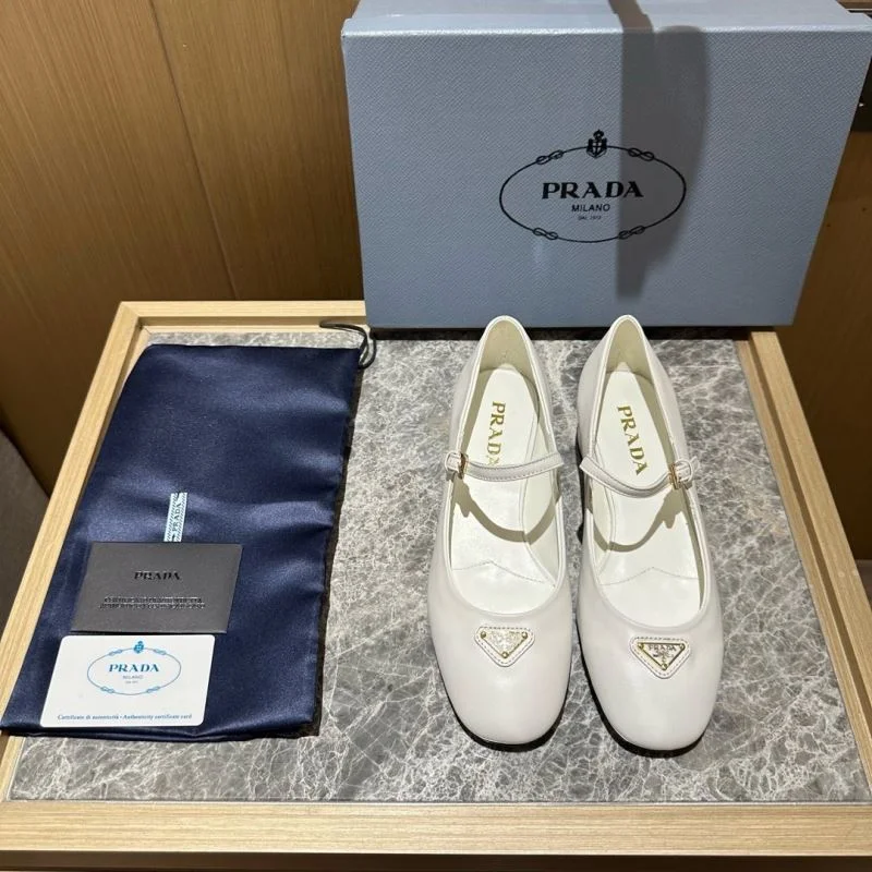 Neat Prada Low Shoes 34834