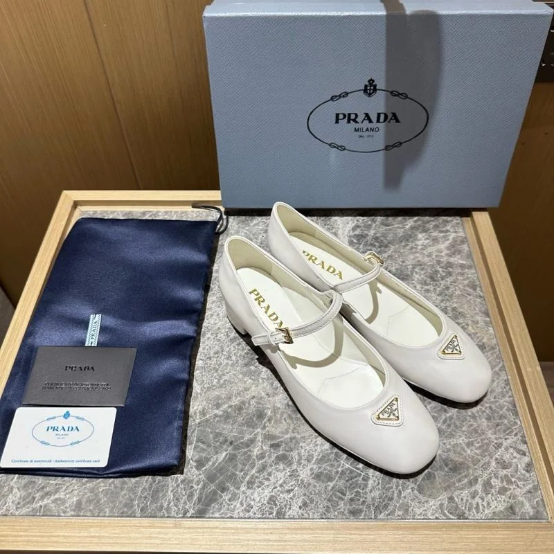 Neat Prada Low Shoes 34834