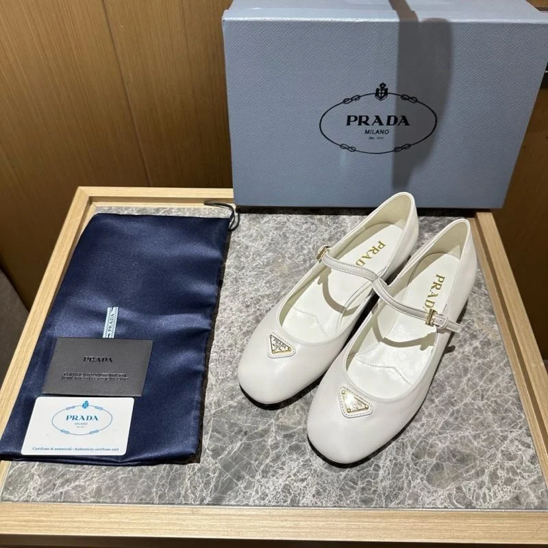 Neat Prada Low Shoes 34834