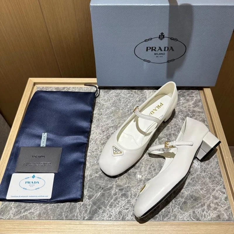 Neat Prada Low Shoes 34834
