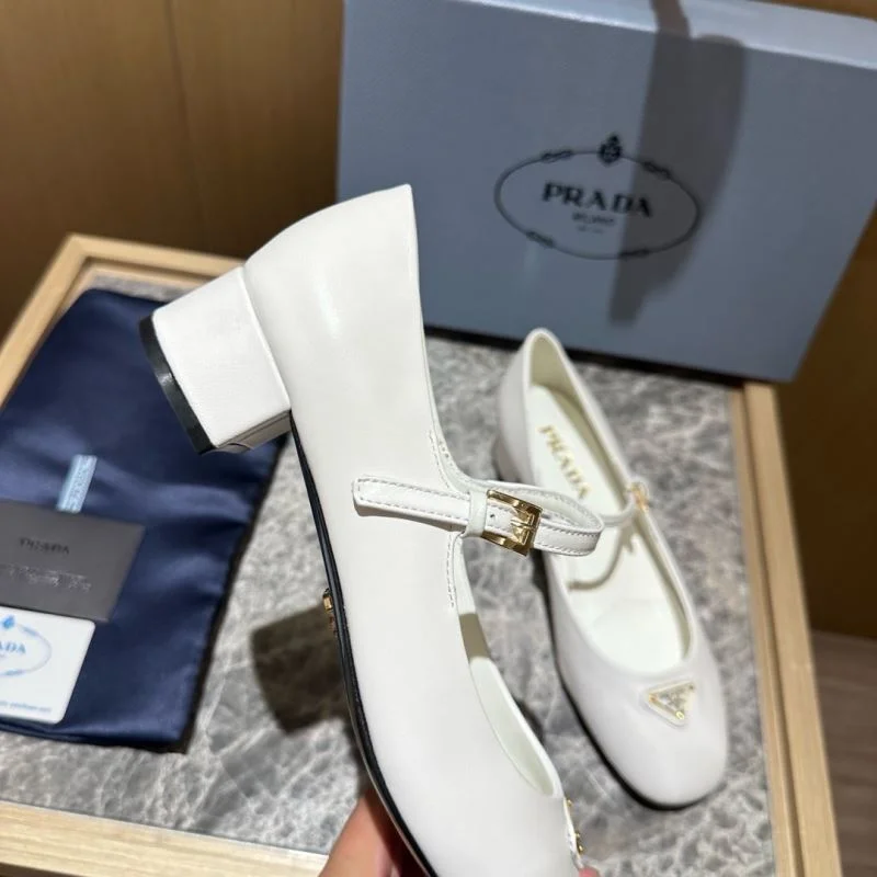 Neat Prada Low Shoes 34834