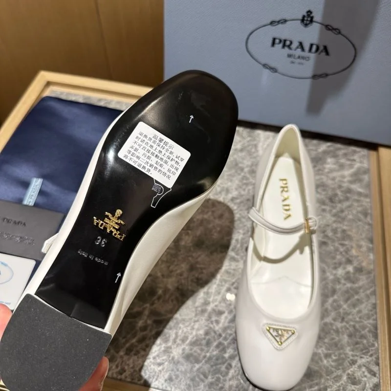 Neat Prada Low Shoes 34834