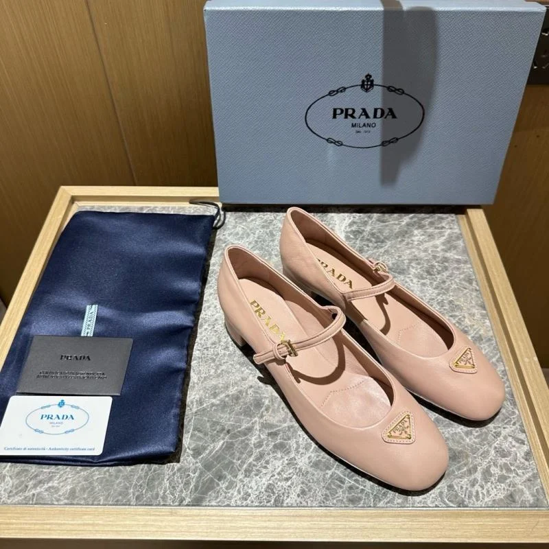 Contemporary Prada Low Shoes 34821