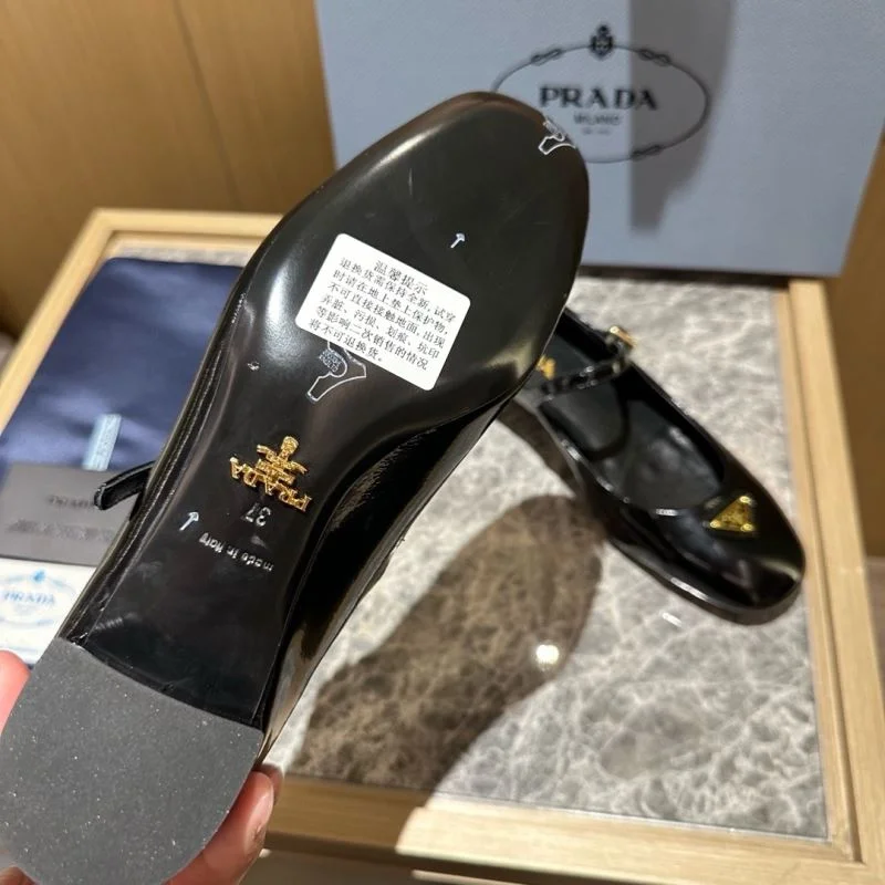 FlexibleFit Prada Low Shoes 34832