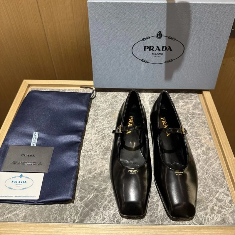 Seasonal Prada Low Shoes 34814