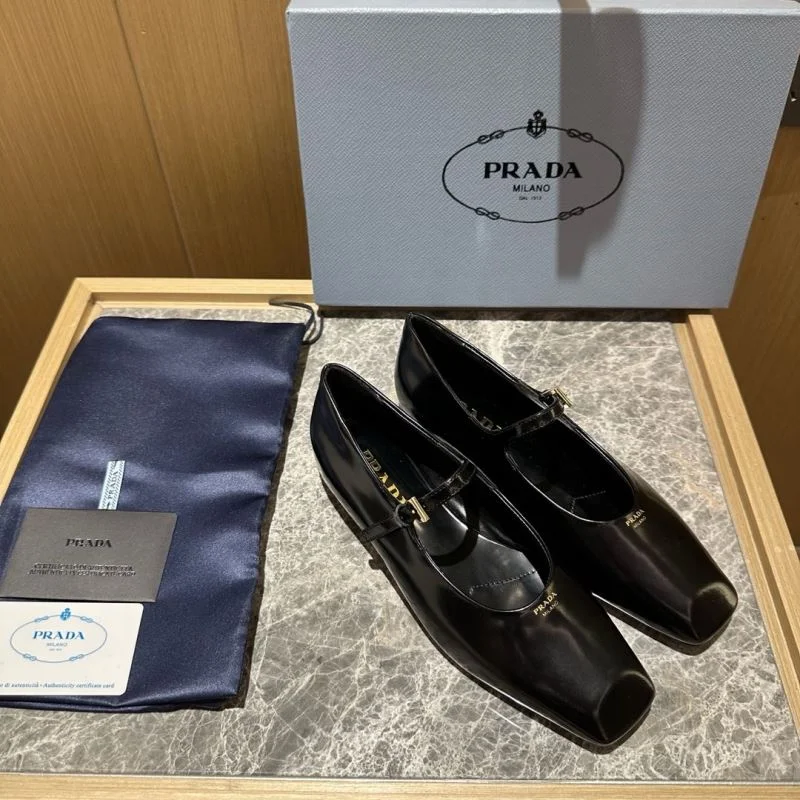 Seasonal Prada Low Shoes 34814
