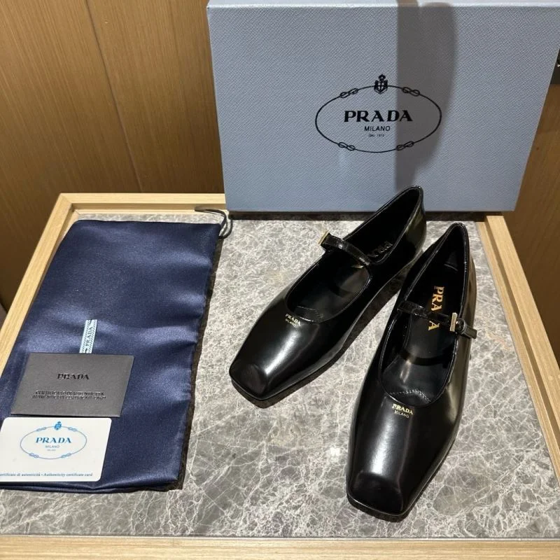 Seasonal Prada Low Shoes 34814
