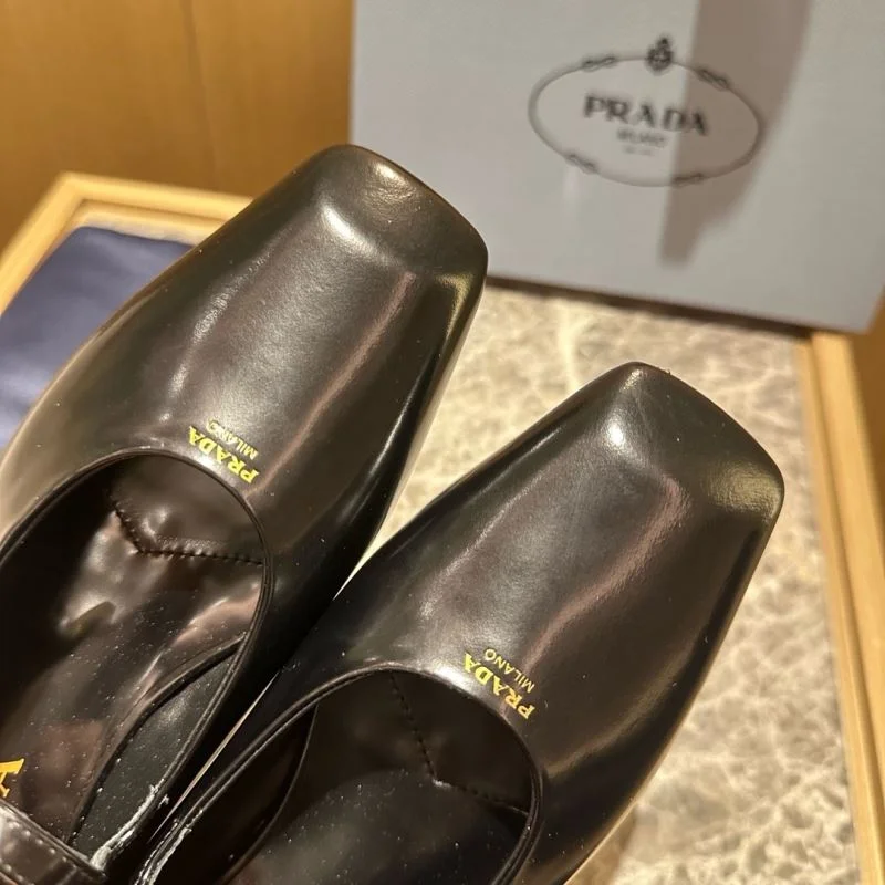 Seasonal Prada Low Shoes 34814