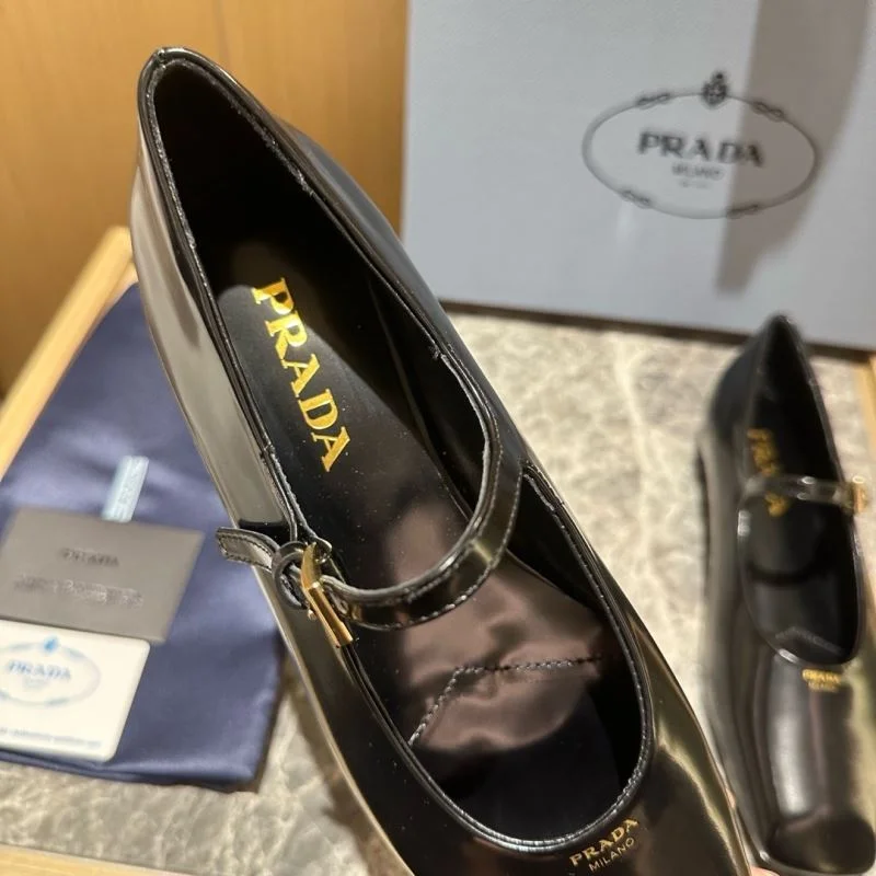 Seasonal Prada Low Shoes 34814