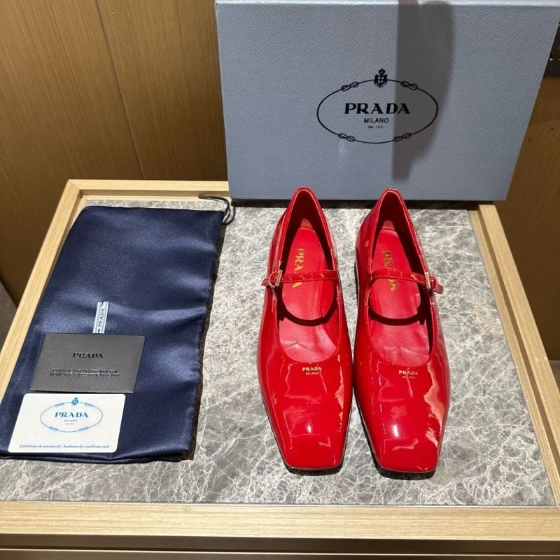 Prada Low Shoes EasyCare 34828