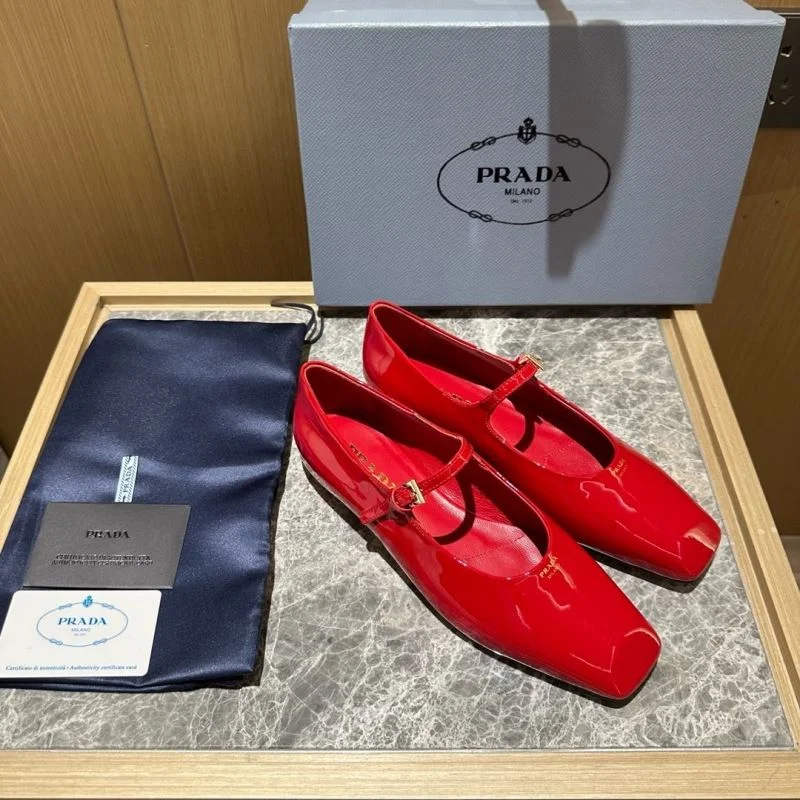 Prada Low Shoes EasyCare 34828