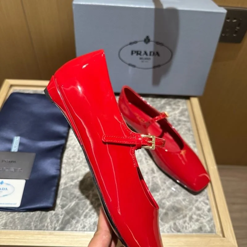 Prada Low Shoes EasyCare 34828