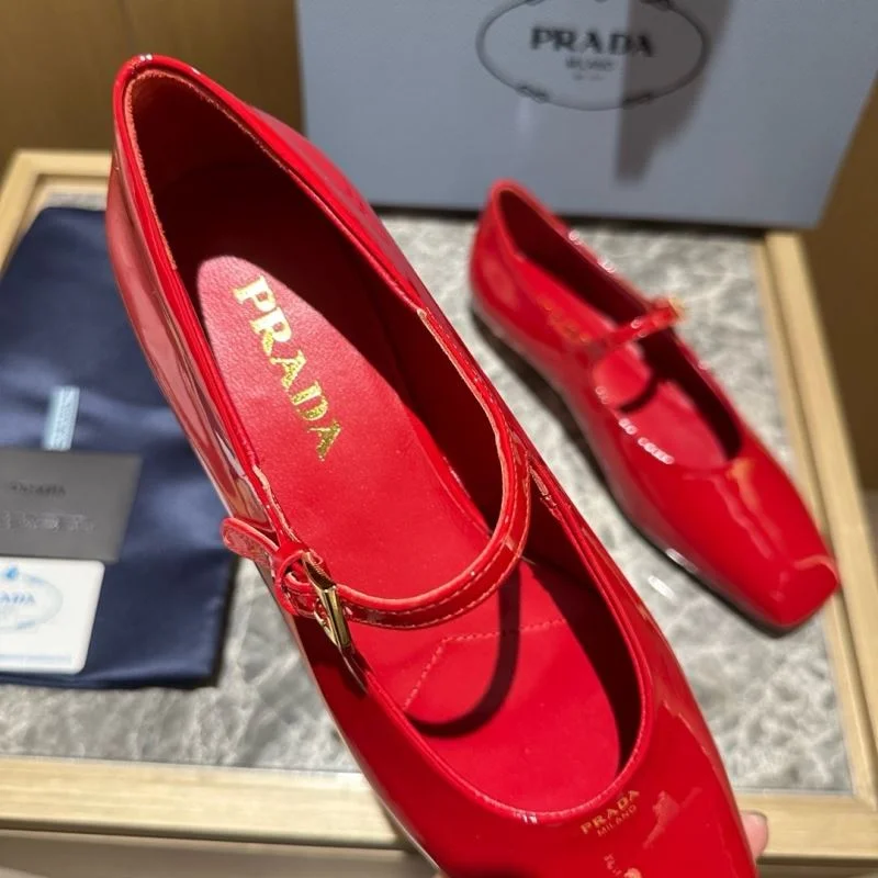 Prada Low Shoes EasyCare 34828
