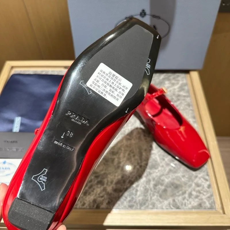 Prada Low Shoes EasyCare 34828