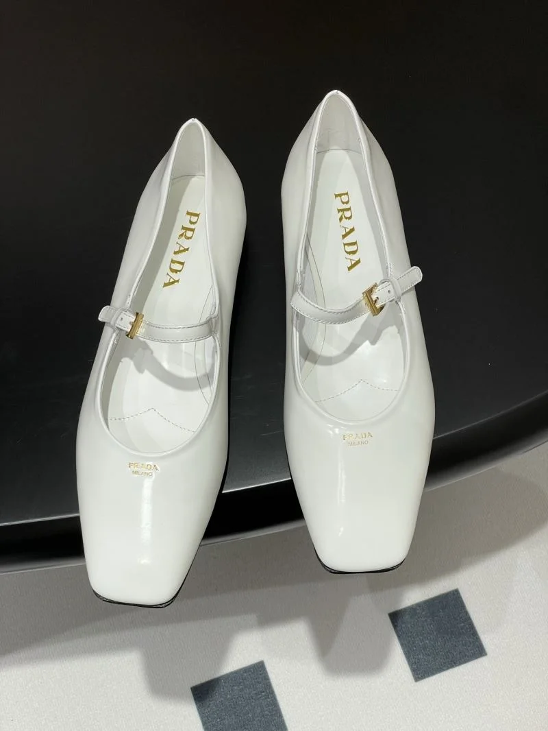 EasyMatch Prada Low Shoes 34813