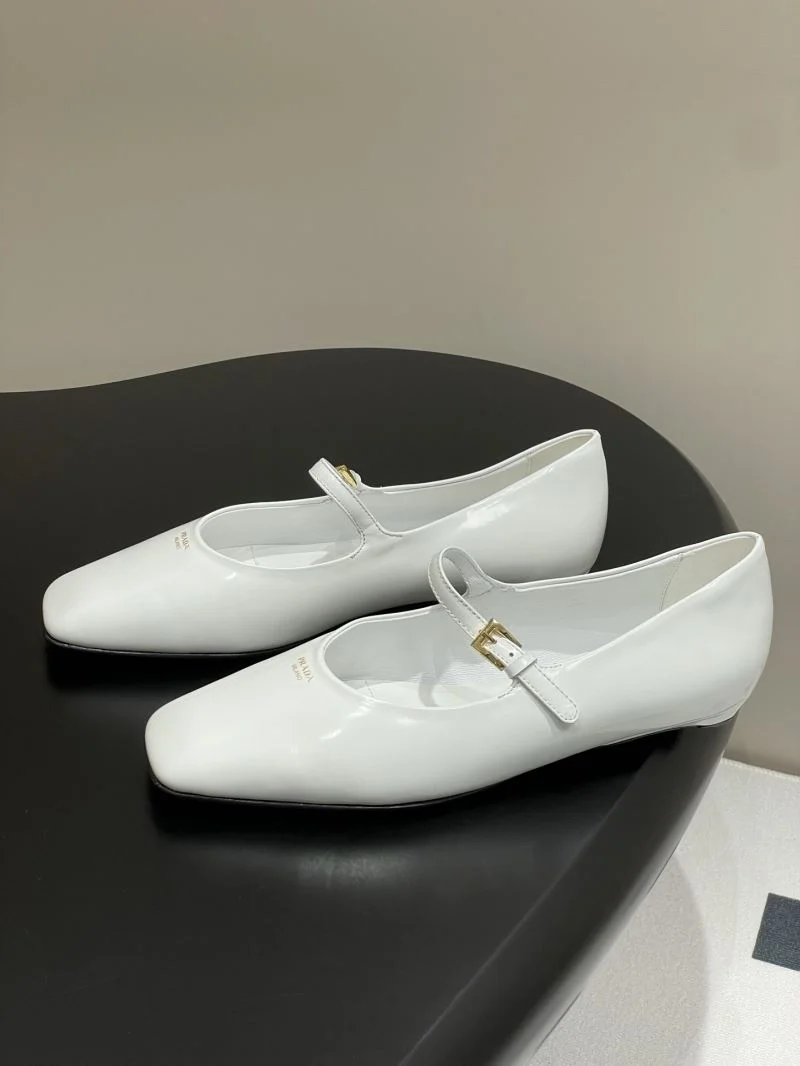 EasyMatch Prada Low Shoes 34813