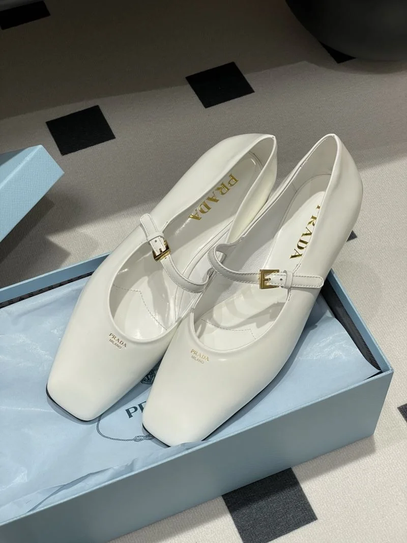 EasyMatch Prada Low Shoes 34813