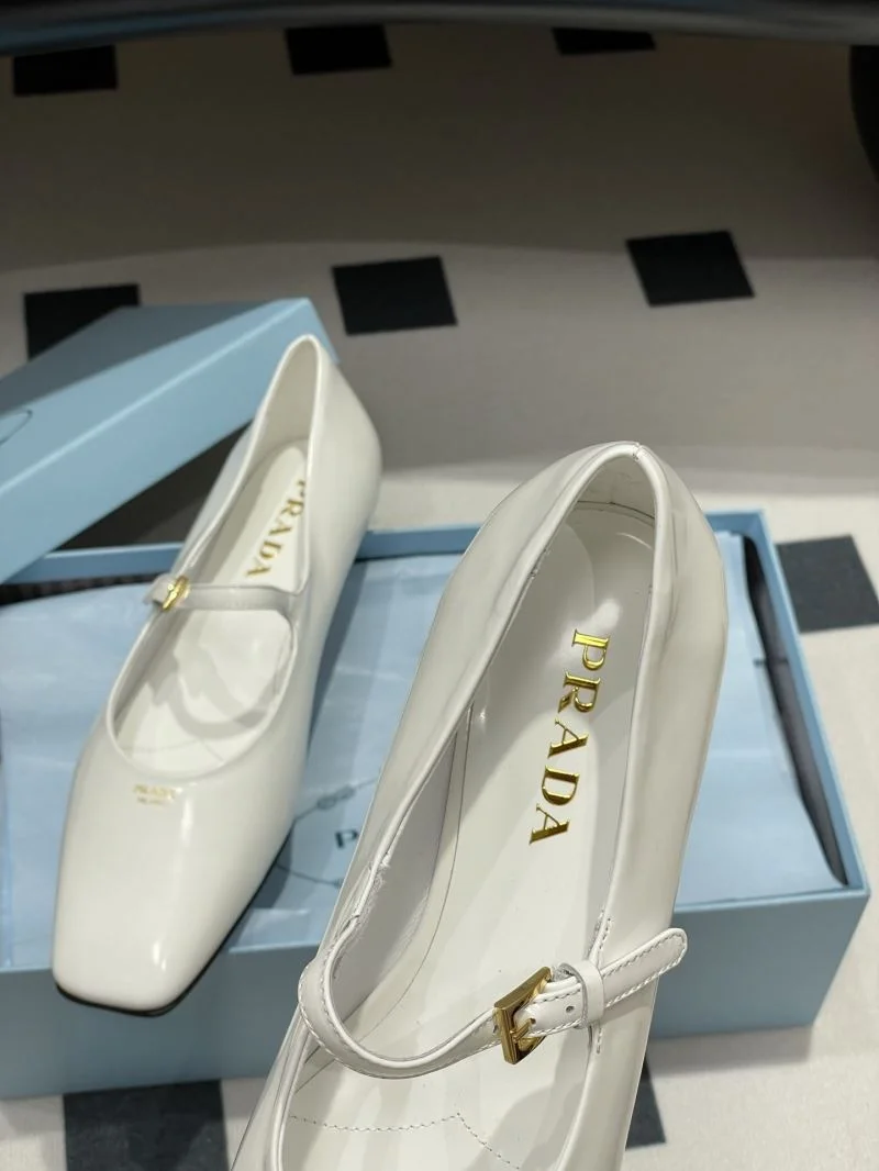 EasyMatch Prada Low Shoes 34813