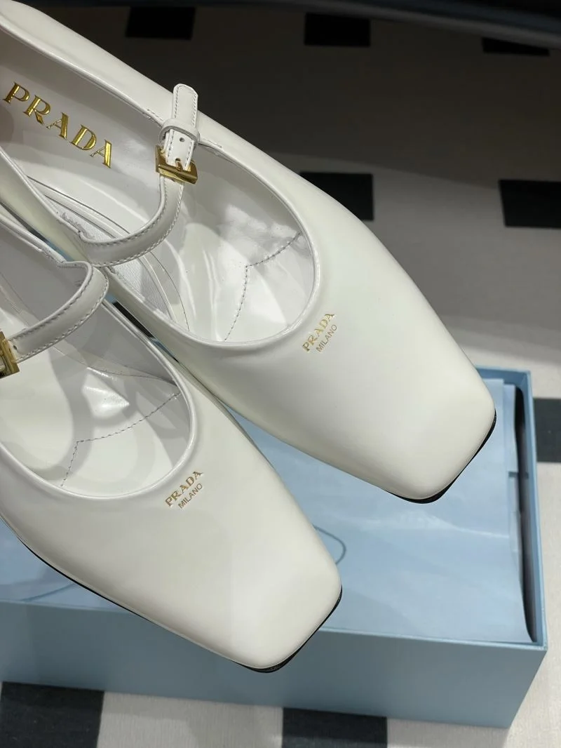 EasyMatch Prada Low Shoes 34813