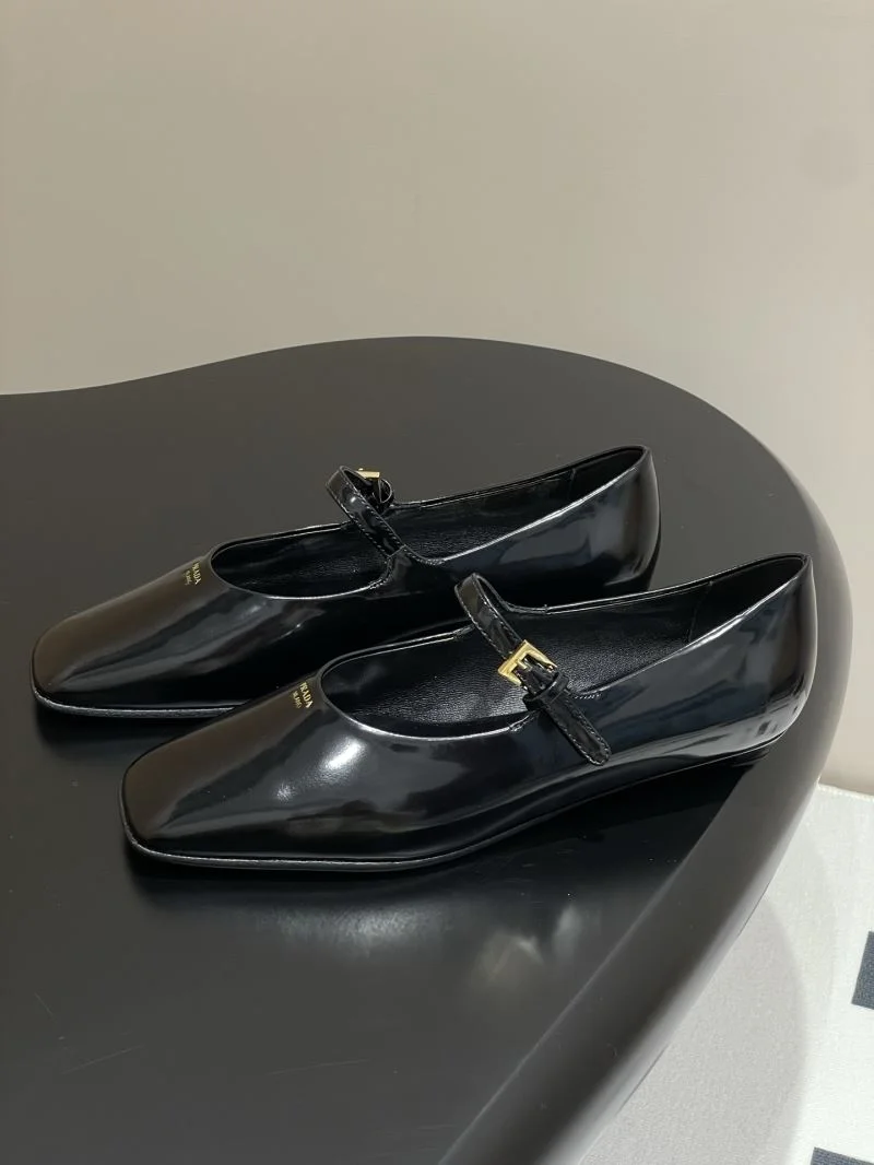 Trendy Prada Low Shoes 34815
