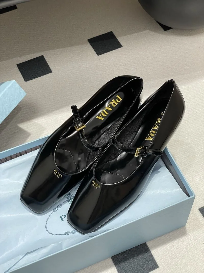 Trendy Prada Low Shoes 34815