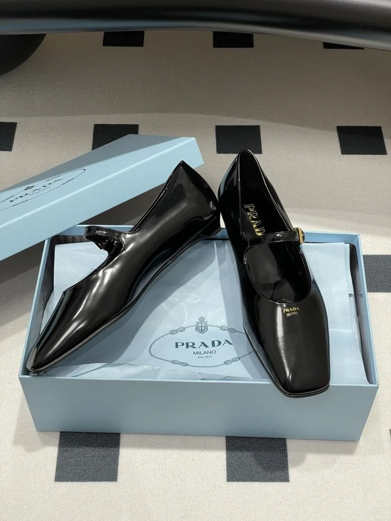 Trendy Prada Low Shoes 34815