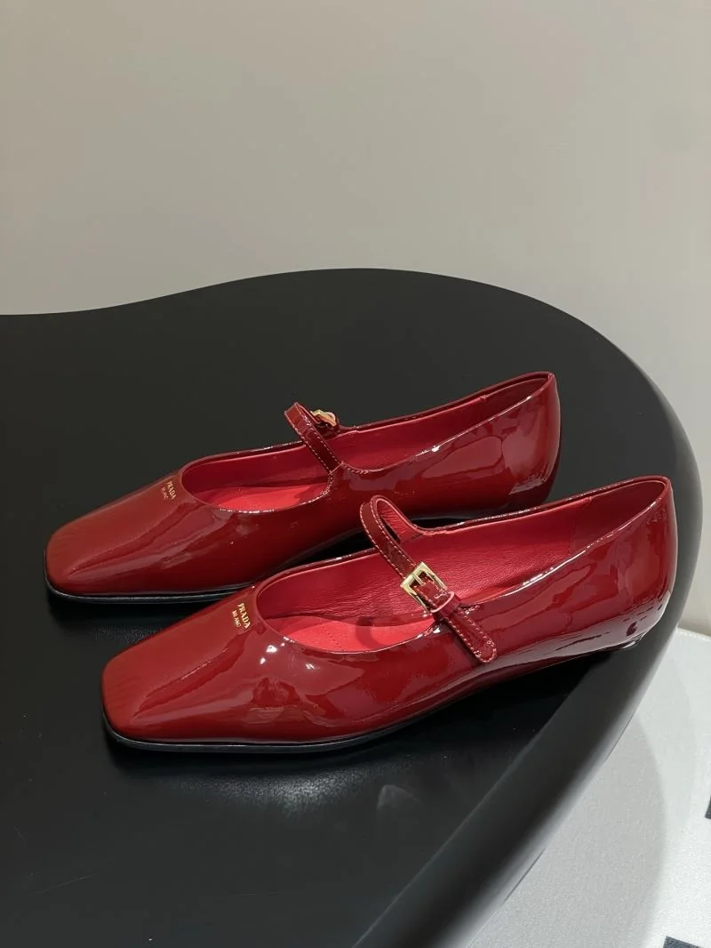 Prada Low Shoes Lightweight 34811