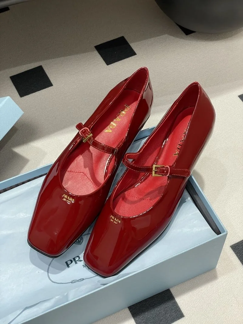 Prada Low Shoes Lightweight 34811