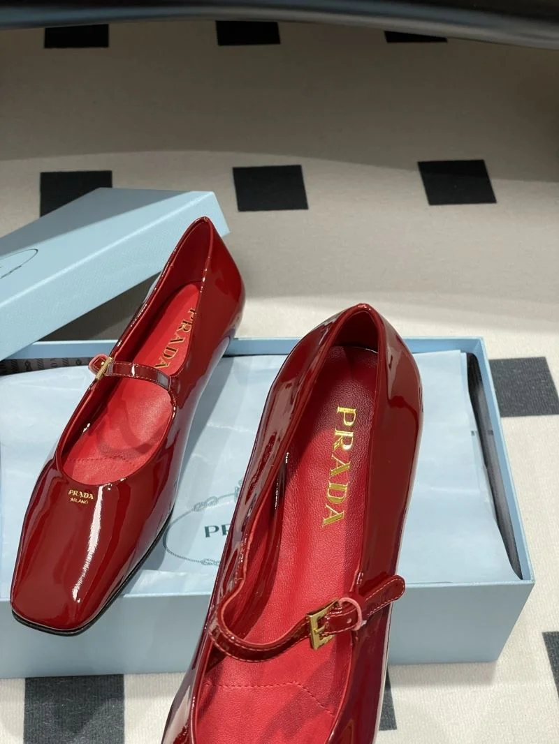 Prada Low Shoes Lightweight 34811