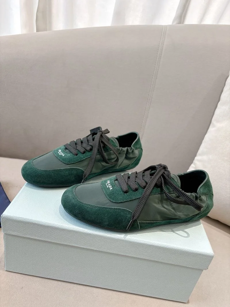Prada Low Shoes Durable 34809