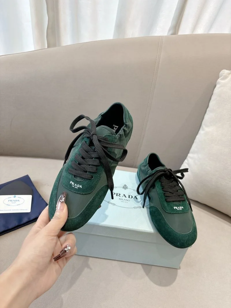 Prada Low Shoes Durable 34809
