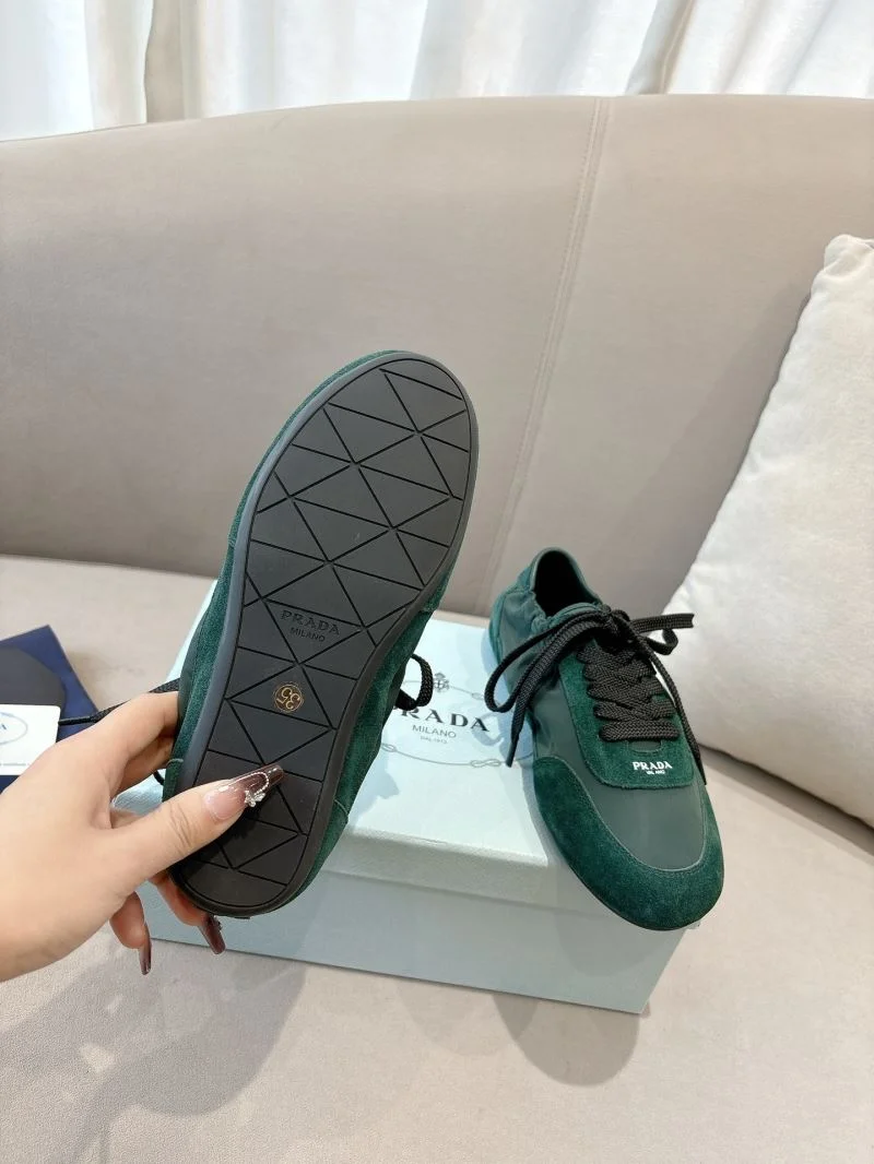 Prada Low Shoes Durable 34809
