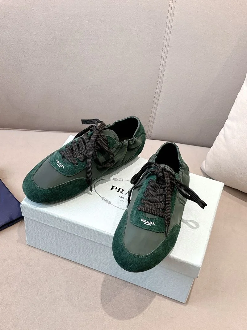 Prada Low Shoes Durable 34809