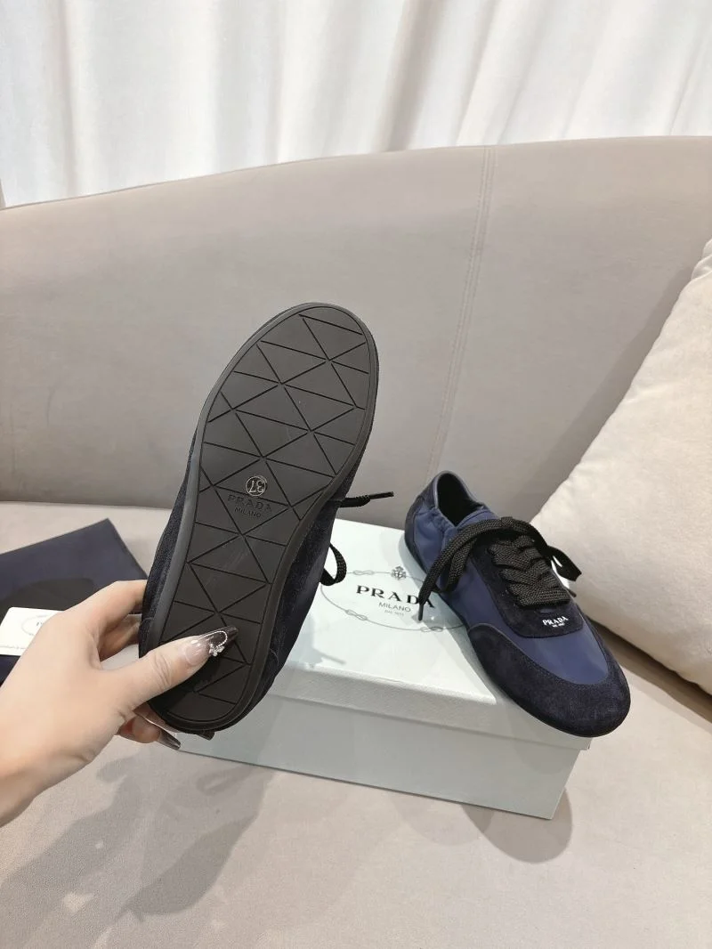 Prada Low Shoes Snug 34805