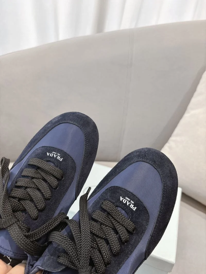 Prada Low Shoes Snug 34805