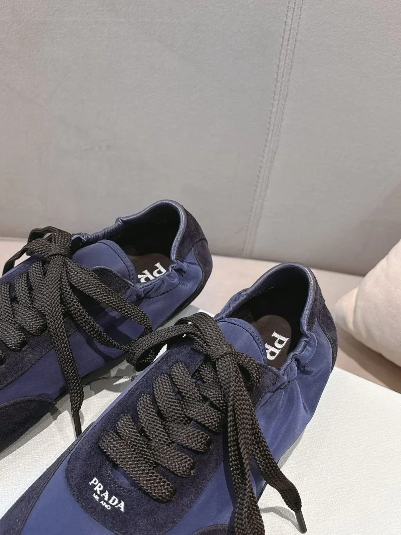 Prada Low Shoes Snug 34805