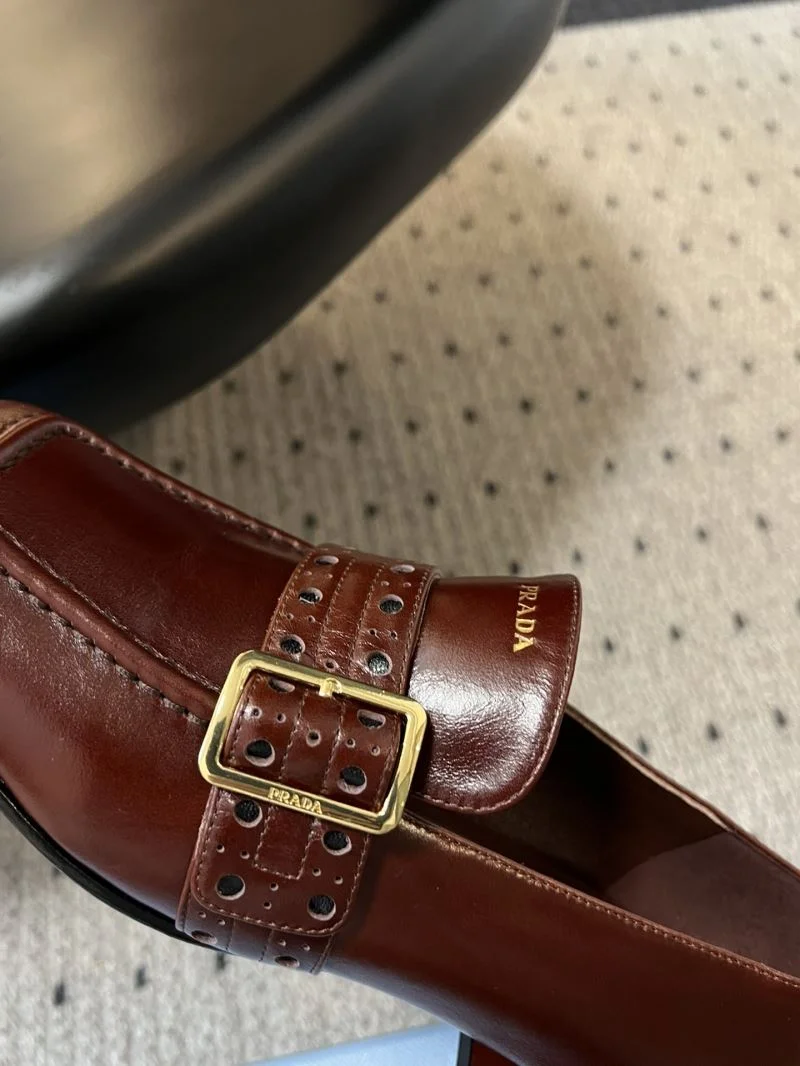 Prada Low Shoes Trendy 34780