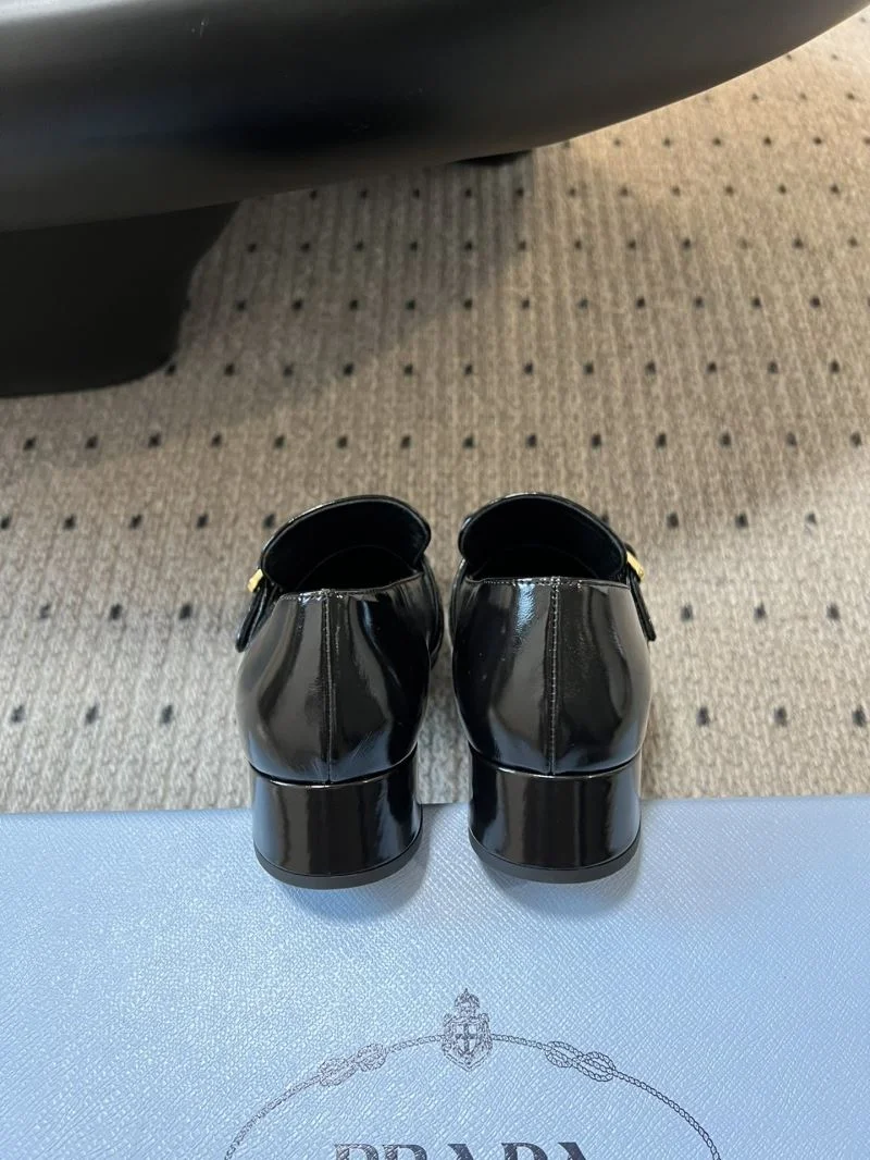 Prada Low Shoes OnTrend 34794