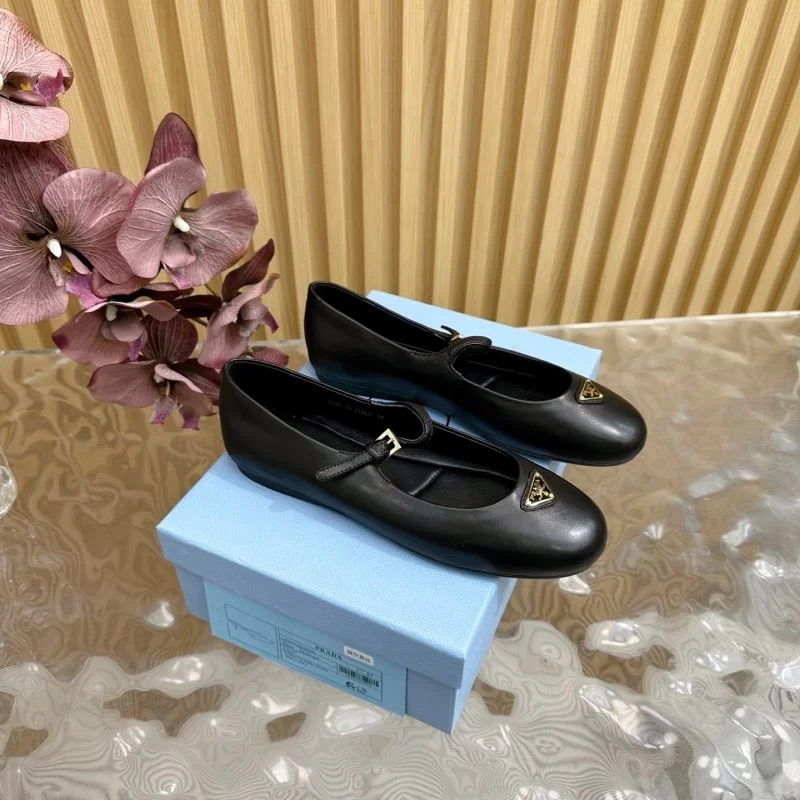 Prada Low Shoes Sporty 34806