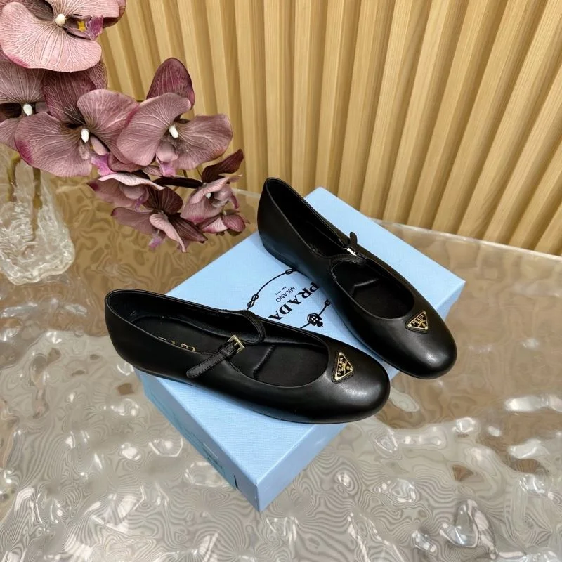 Prada Low Shoes Sporty 34806