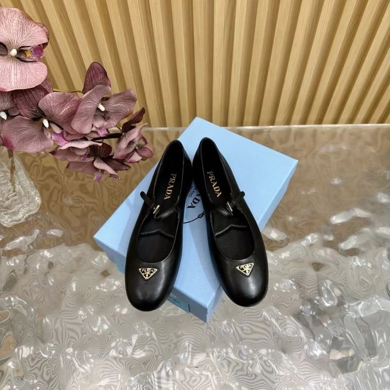 Prada Low Shoes Sporty 34806