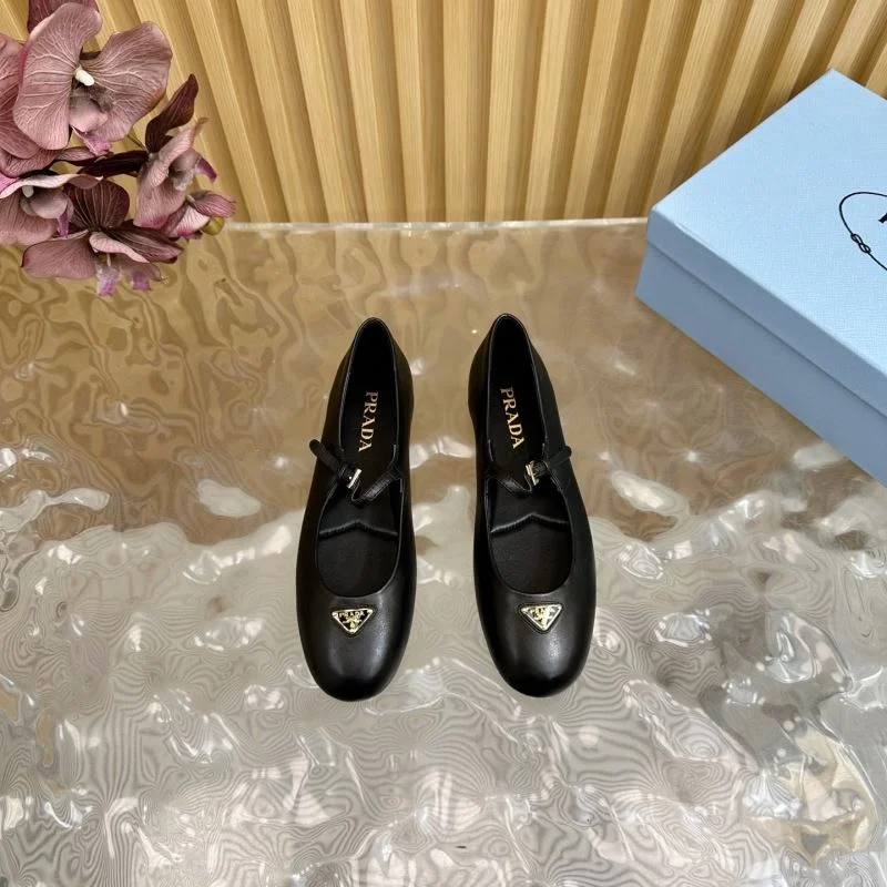 Prada Low Shoes Sporty 34806