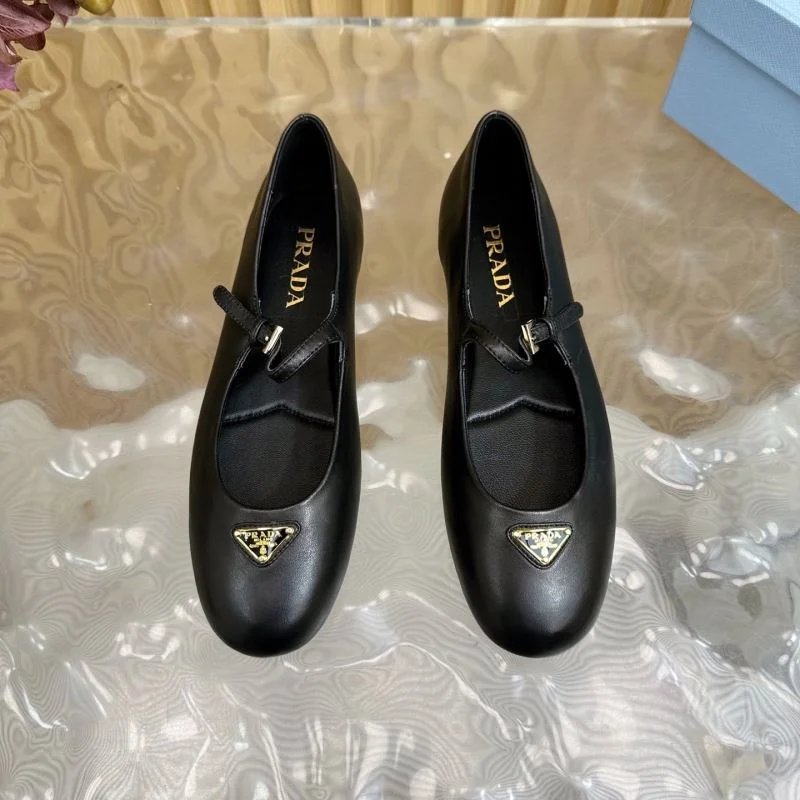 Prada Low Shoes Sporty 34806