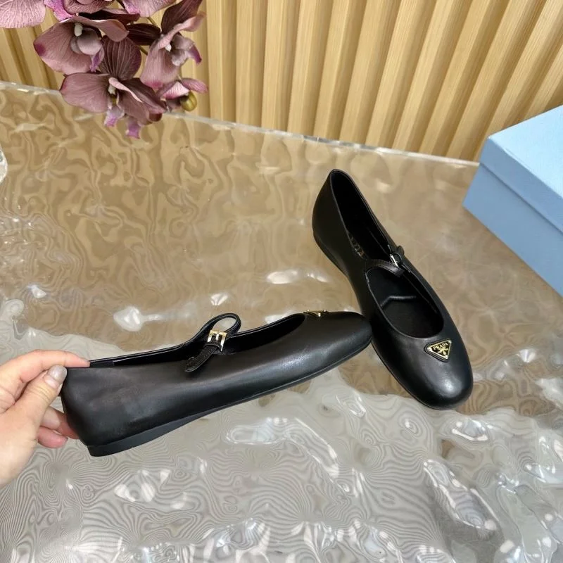 Prada Low Shoes Sporty 34806