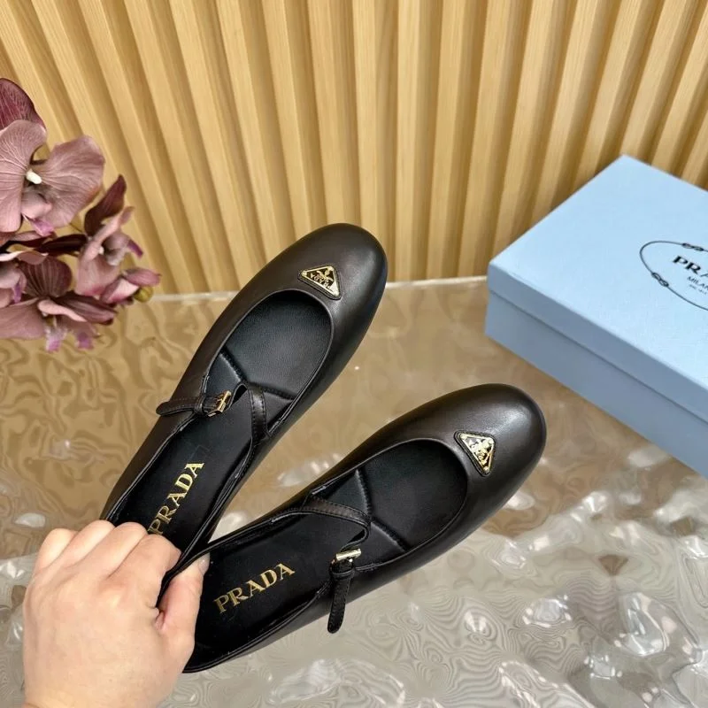 Prada Low Shoes Sporty 34806