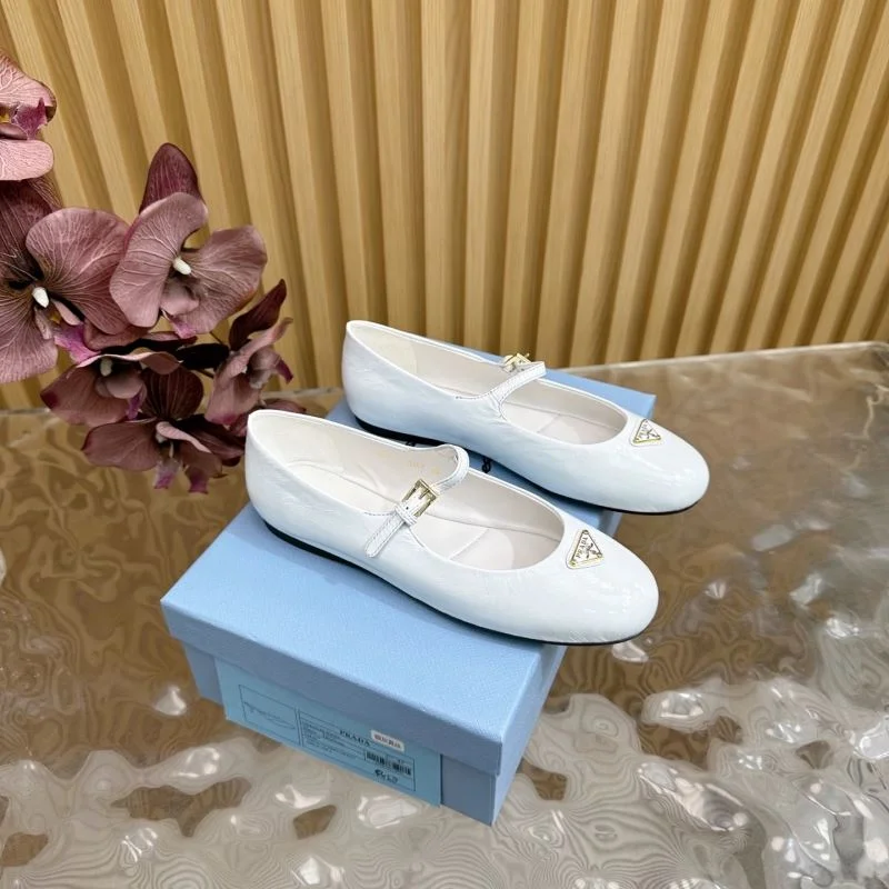 NewStyle Prada Low Shoes 34798