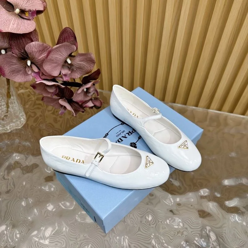 NewStyle Prada Low Shoes 34798
